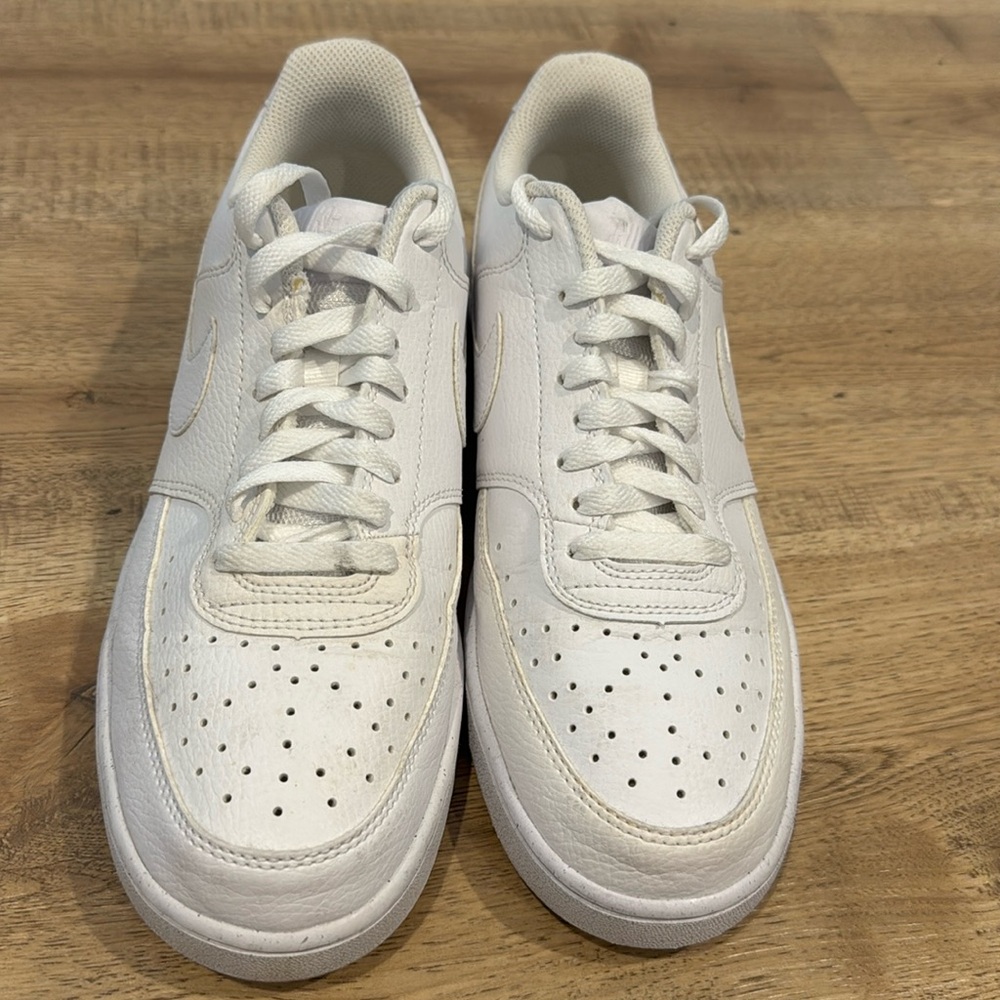 White Nike court Vision men’s sneakers